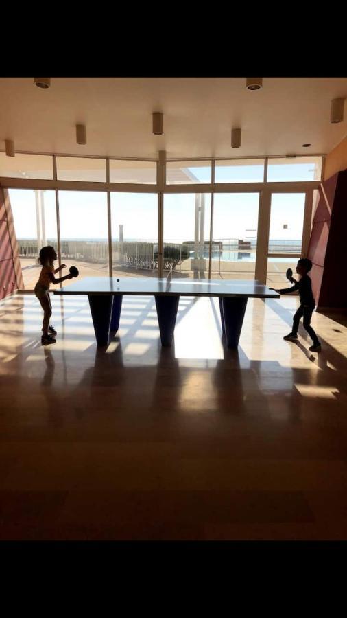 Grand Studio Bord De Mer Plus Piscine Sete Bagian luar foto